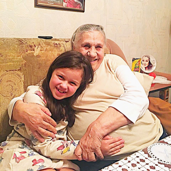 Дочь и сын Любови Полищук совсем не похожи на маму, а вот внучка - копия (фото)