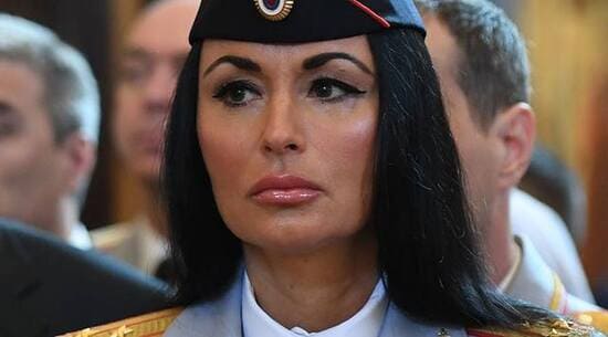 Как выглядит самая привлекательная генерал-майор Ирина Волк без яркого макияжа и фотошопа