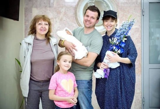 Кто родители маленькой актрисы Марты Тимофеевой и как она выглядела в первой роли в 7 месяцев