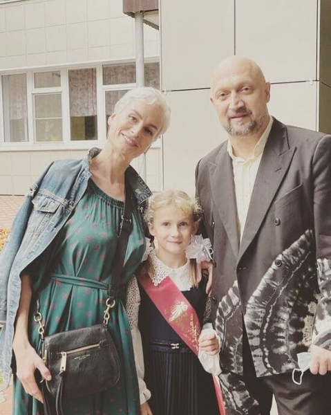 С кем сейчас живет Гоша Куценко: как выглядят жена и дети актера и чем занимаются
