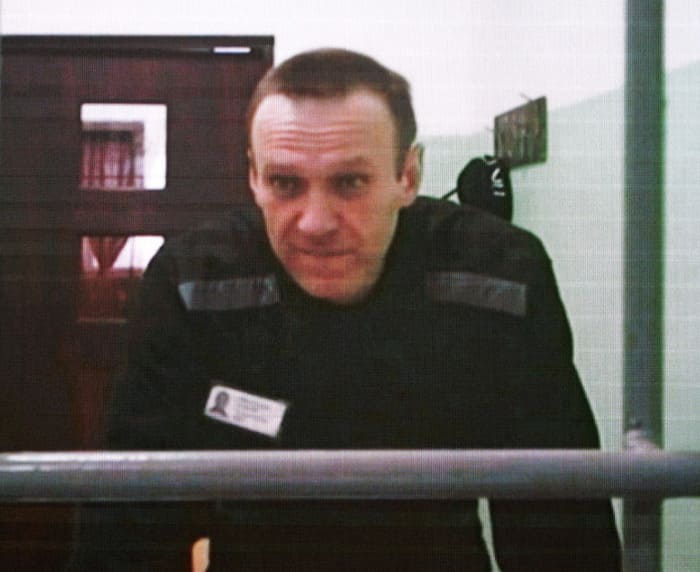 Сколько лет в сумме сидеть Алексею Навальному