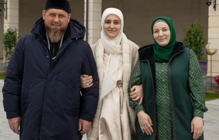 Рамзан Кадыров с супругой и дочерью в настоящее время